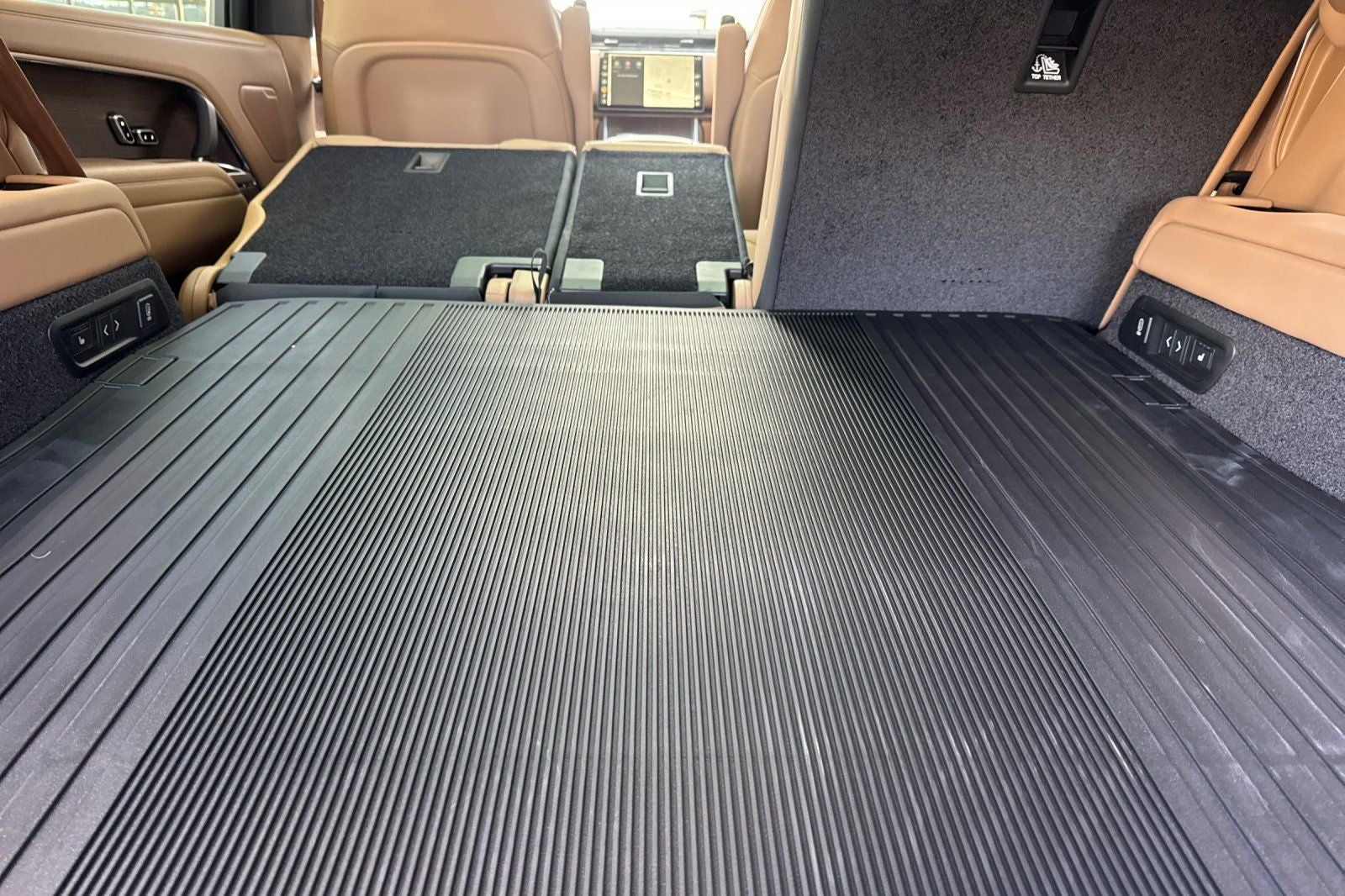 2026 Land Rover Range Rover SE LWB