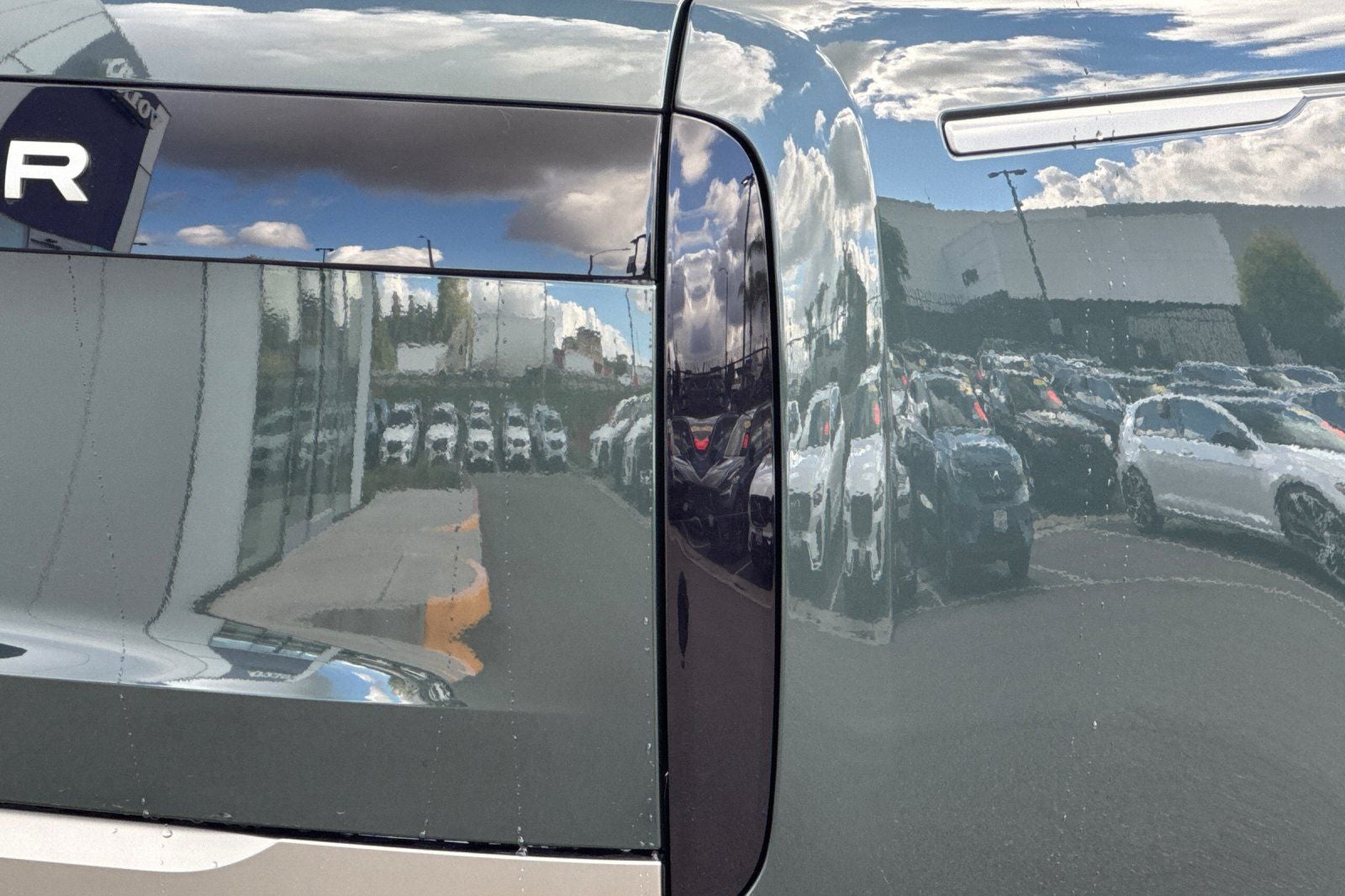 2026 Land Rover Range Rover SE LWB