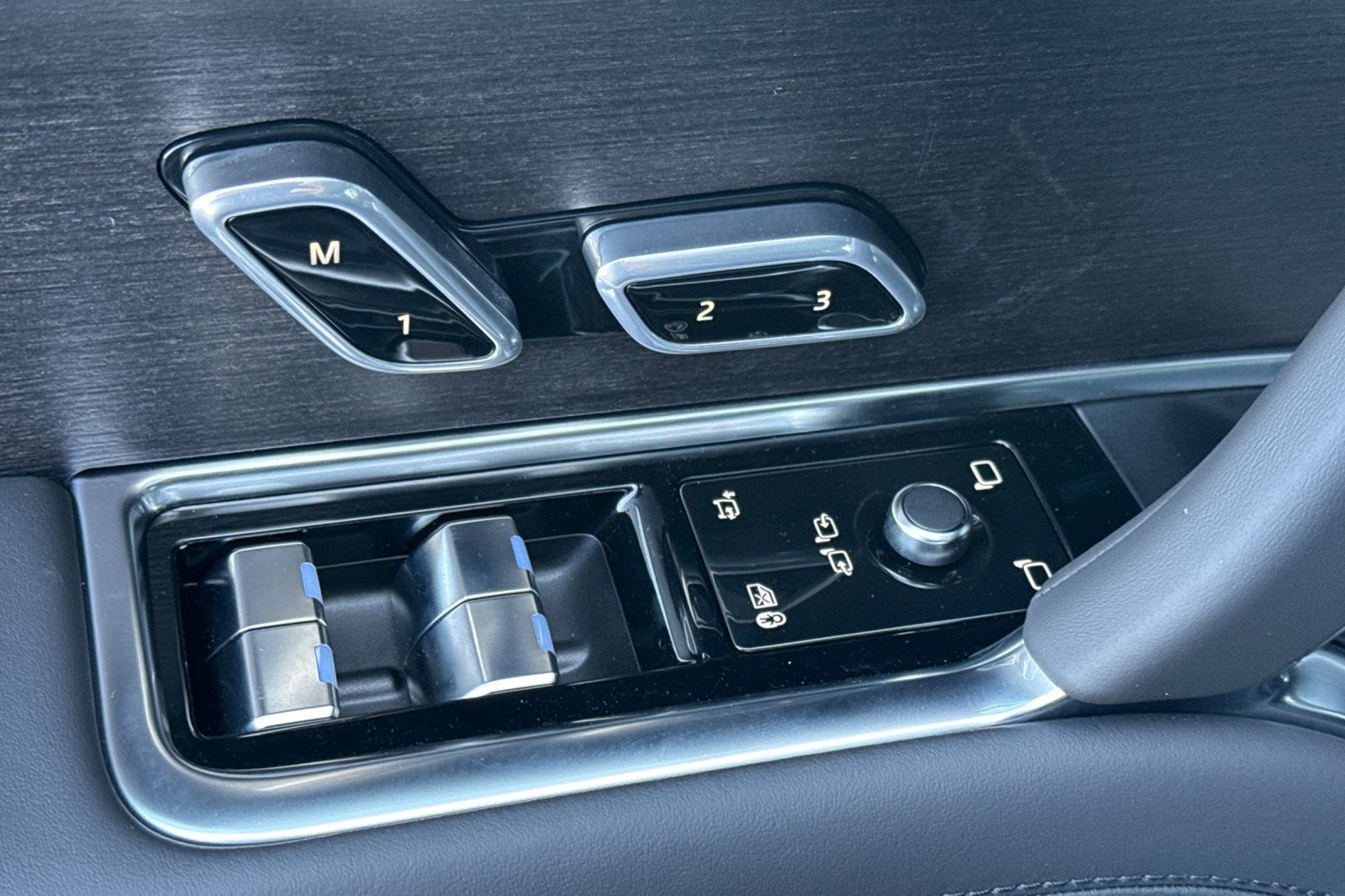 2027 Land Rover Range Rover SE LWB