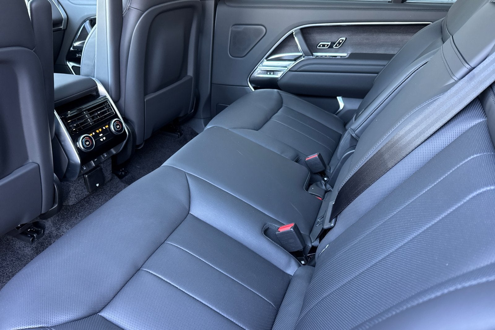 2027 Land Rover Range Rover SE LWB