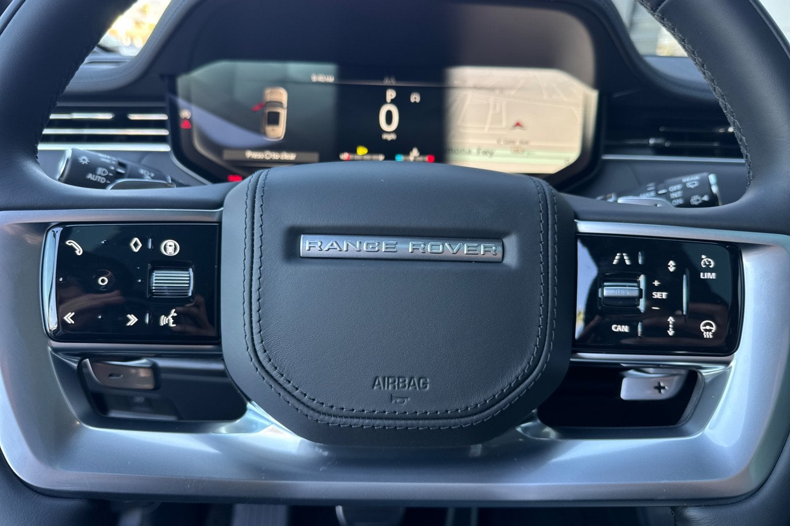 2027 Land Rover Range Rover SE LWB