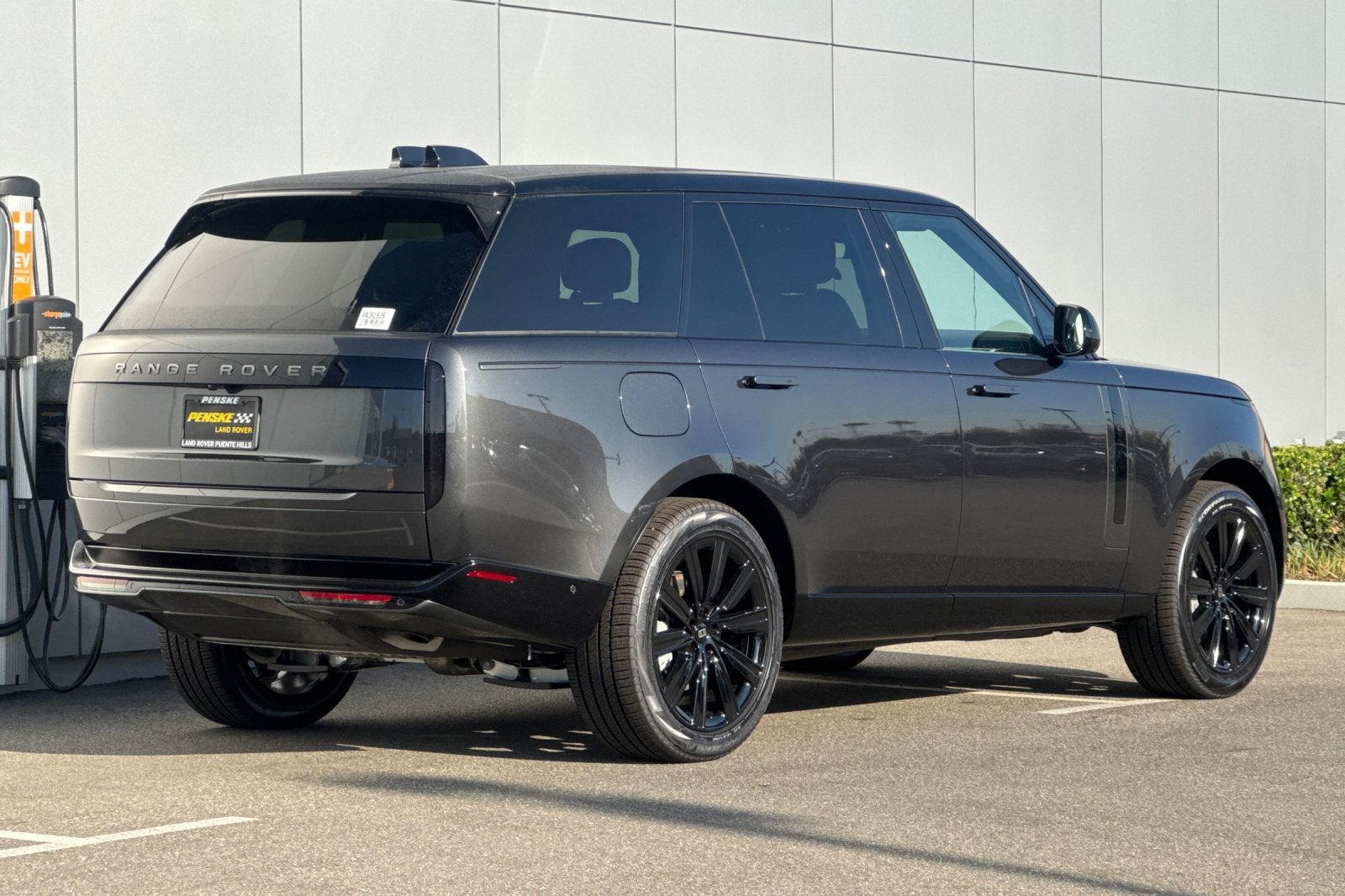 2027 Land Rover Range Rover SE LWB