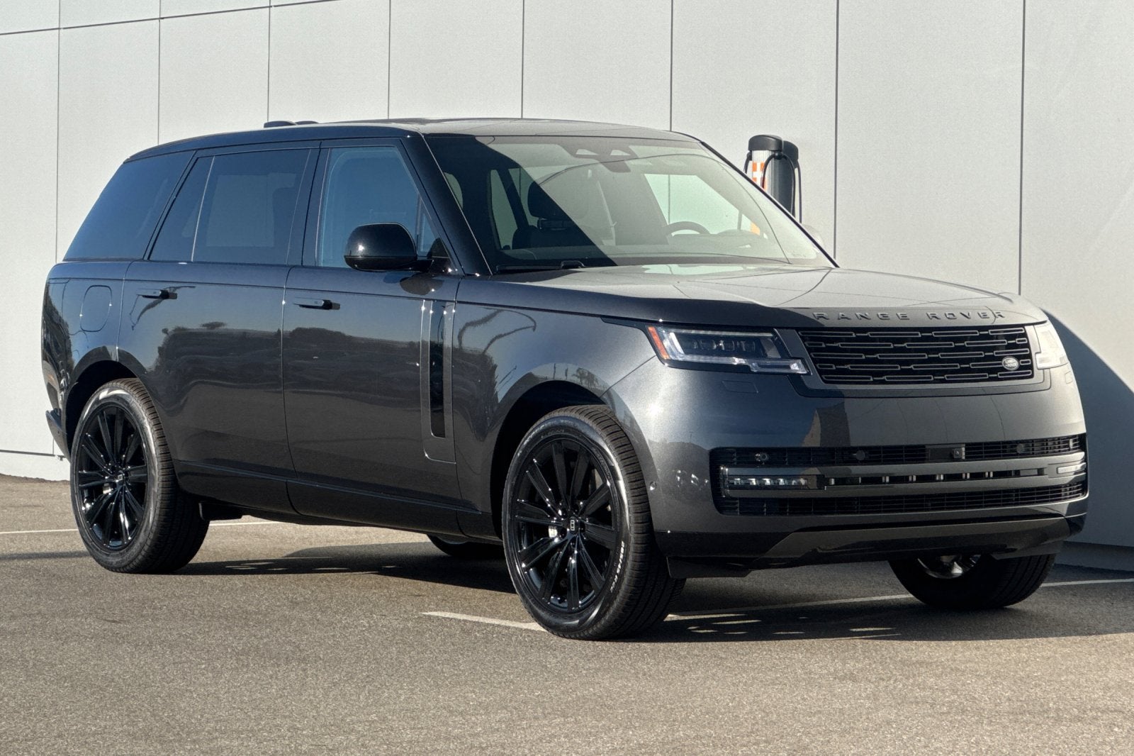 2027 Land Rover Range Rover SE LWB