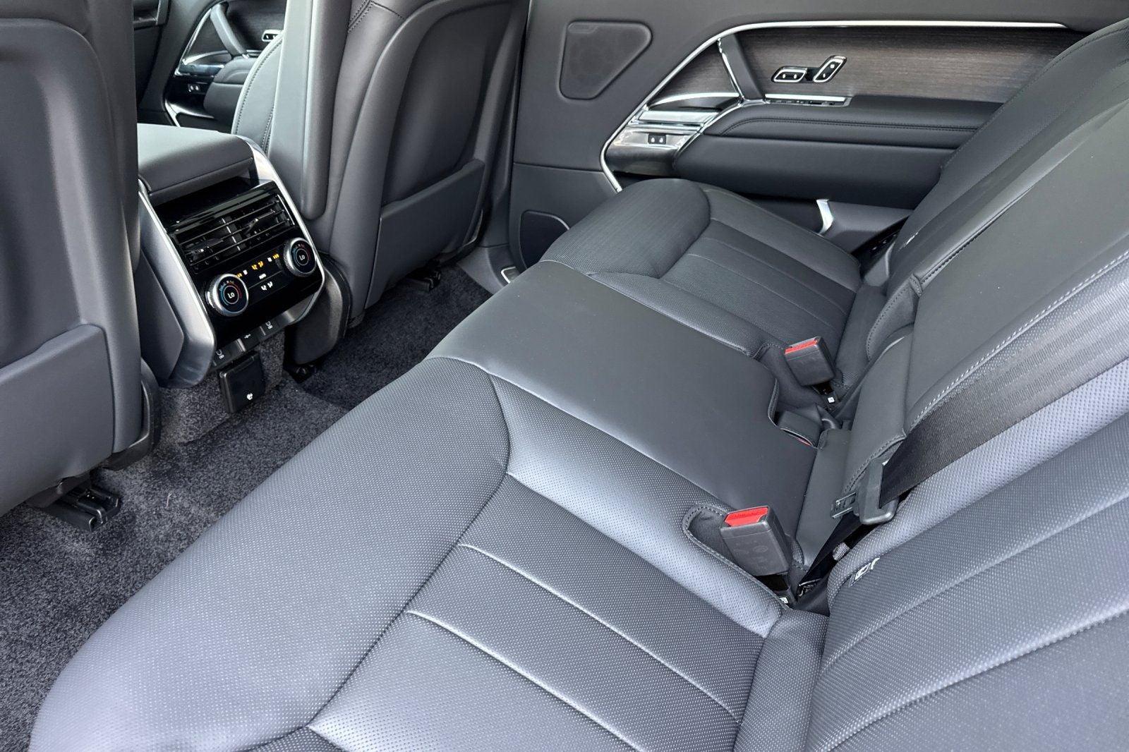 2026 Land Rover Range Rover SE LWB