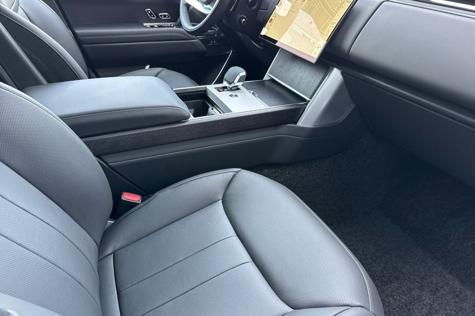 2026 Land Rover Range Rover SE LWB