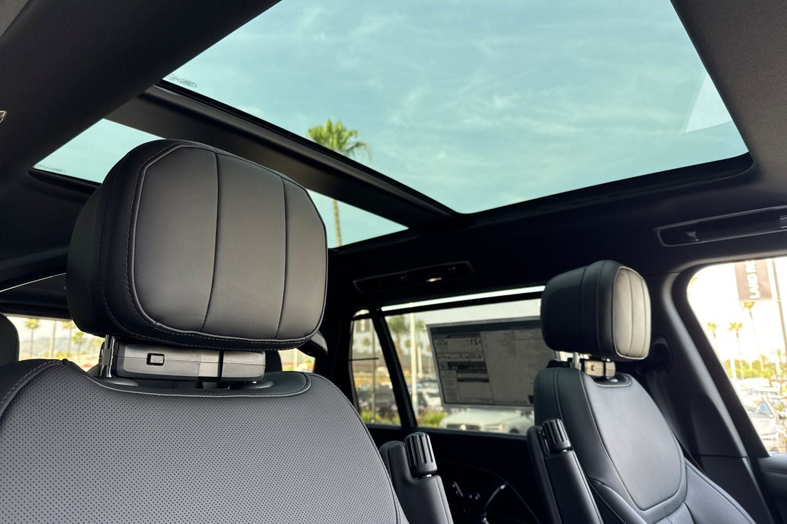 2026 Land Rover Range Rover SE LWB