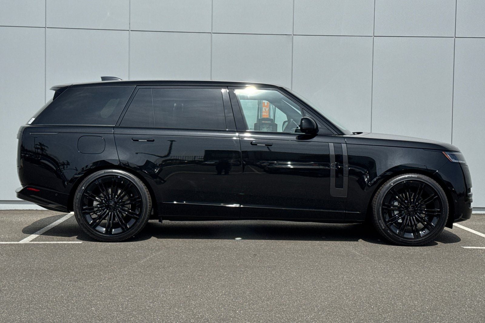 2026 Land Rover Range Rover SE LWB