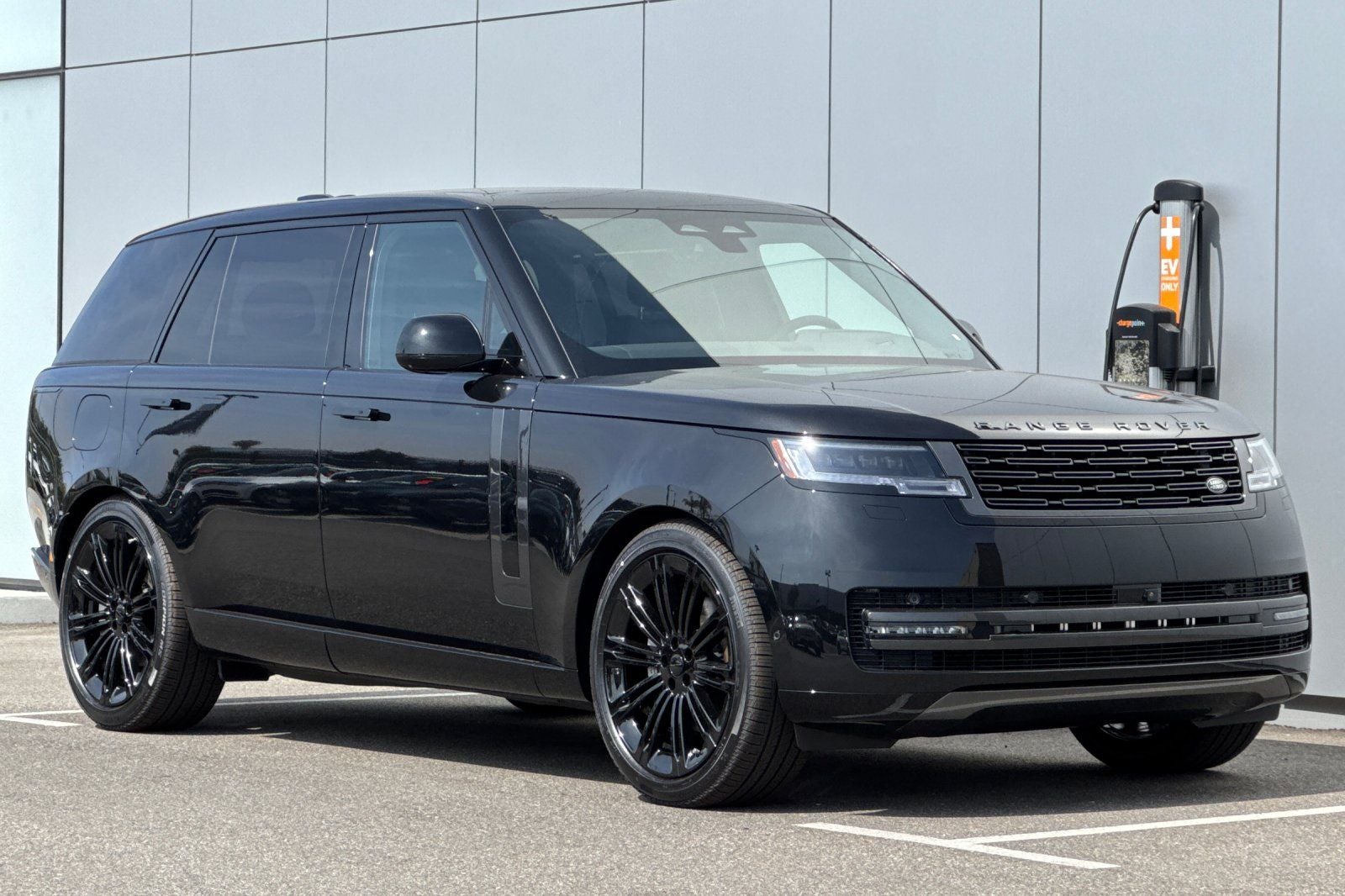 2026 Land Rover Range Rover SE LWB