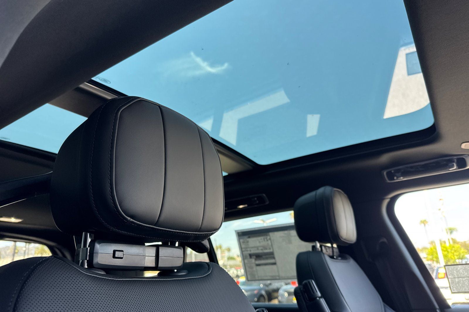 2026 Land Rover Range Rover SE LWB
