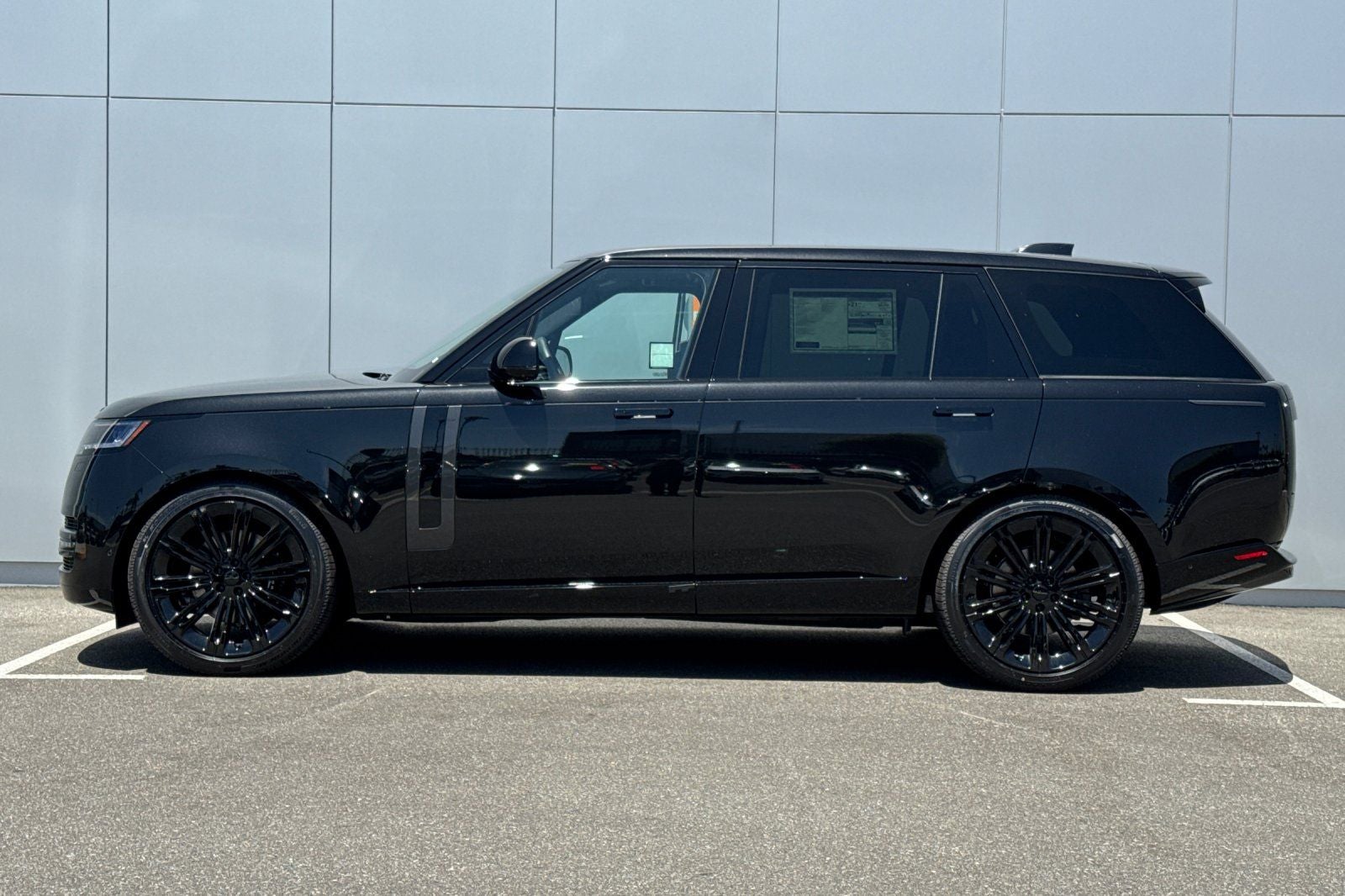 2026 Land Rover Range Rover SE LWB