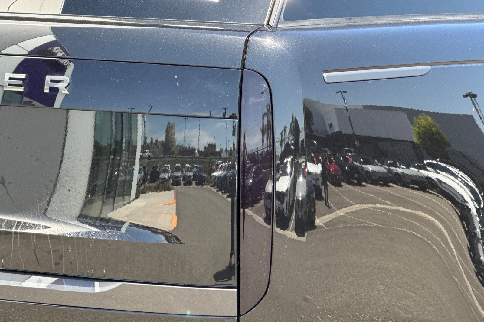 2026 Land Rover Range Rover SE LWB
