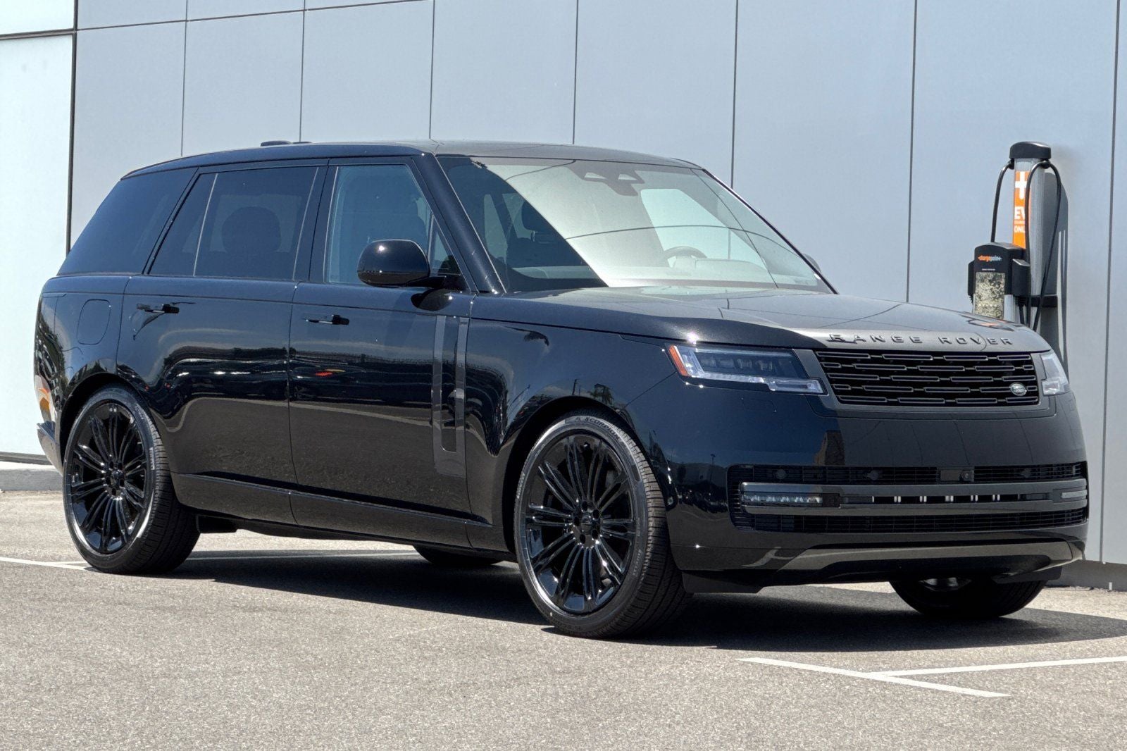 2026 Land Rover Range Rover SE LWB