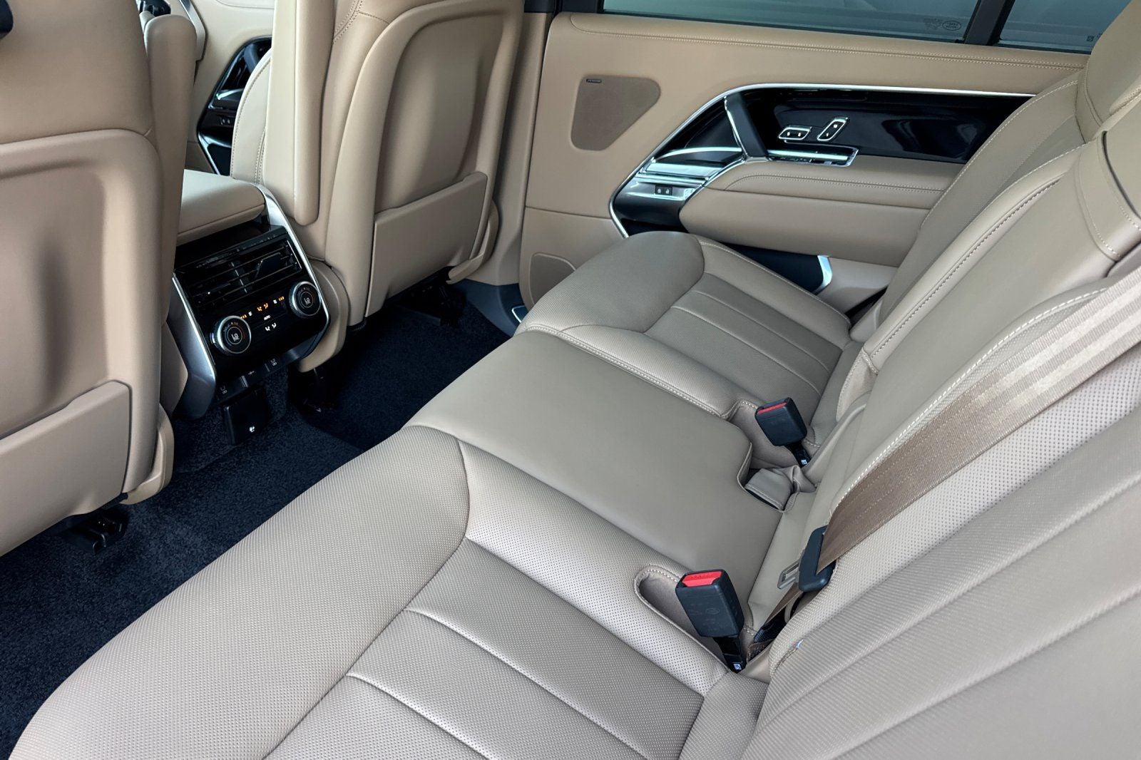 2026 Land Rover Range Rover SE LWB