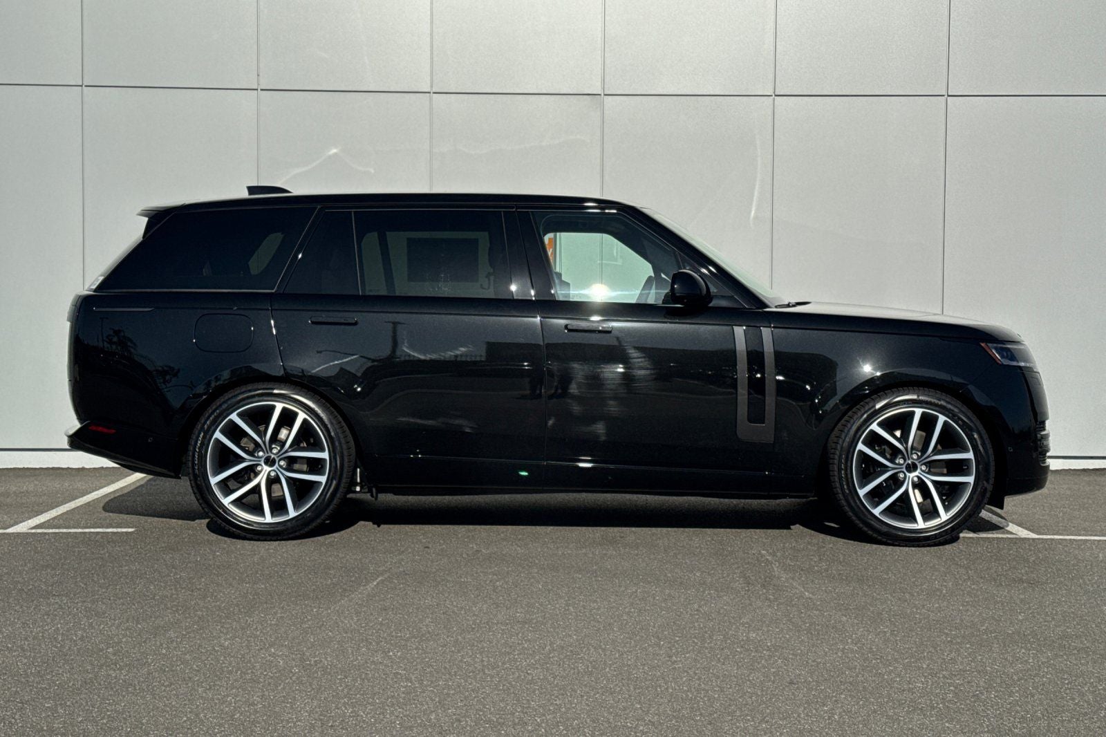 2026 Land Rover Range Rover SE LWB