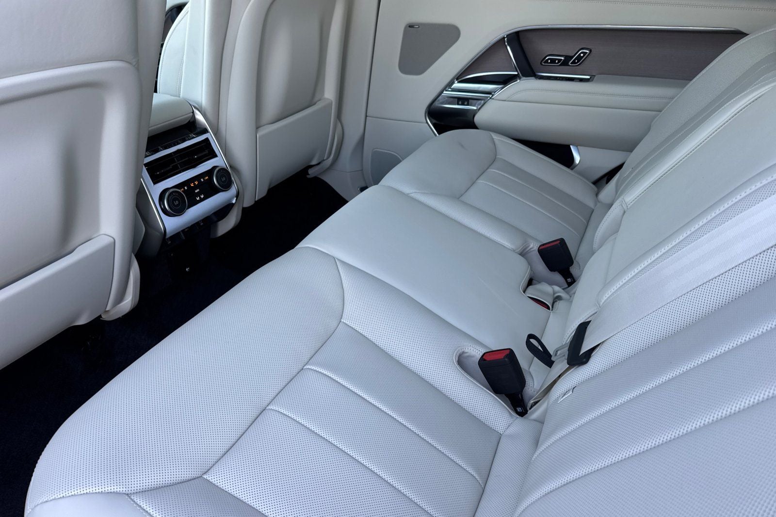 2026 Land Rover Range Rover SE LWB