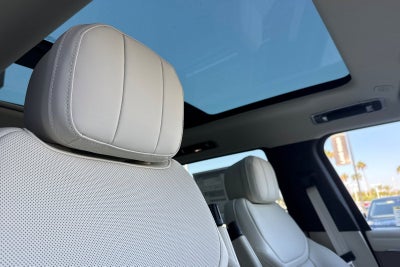 2026 Land Rover Range Rover SE LWB