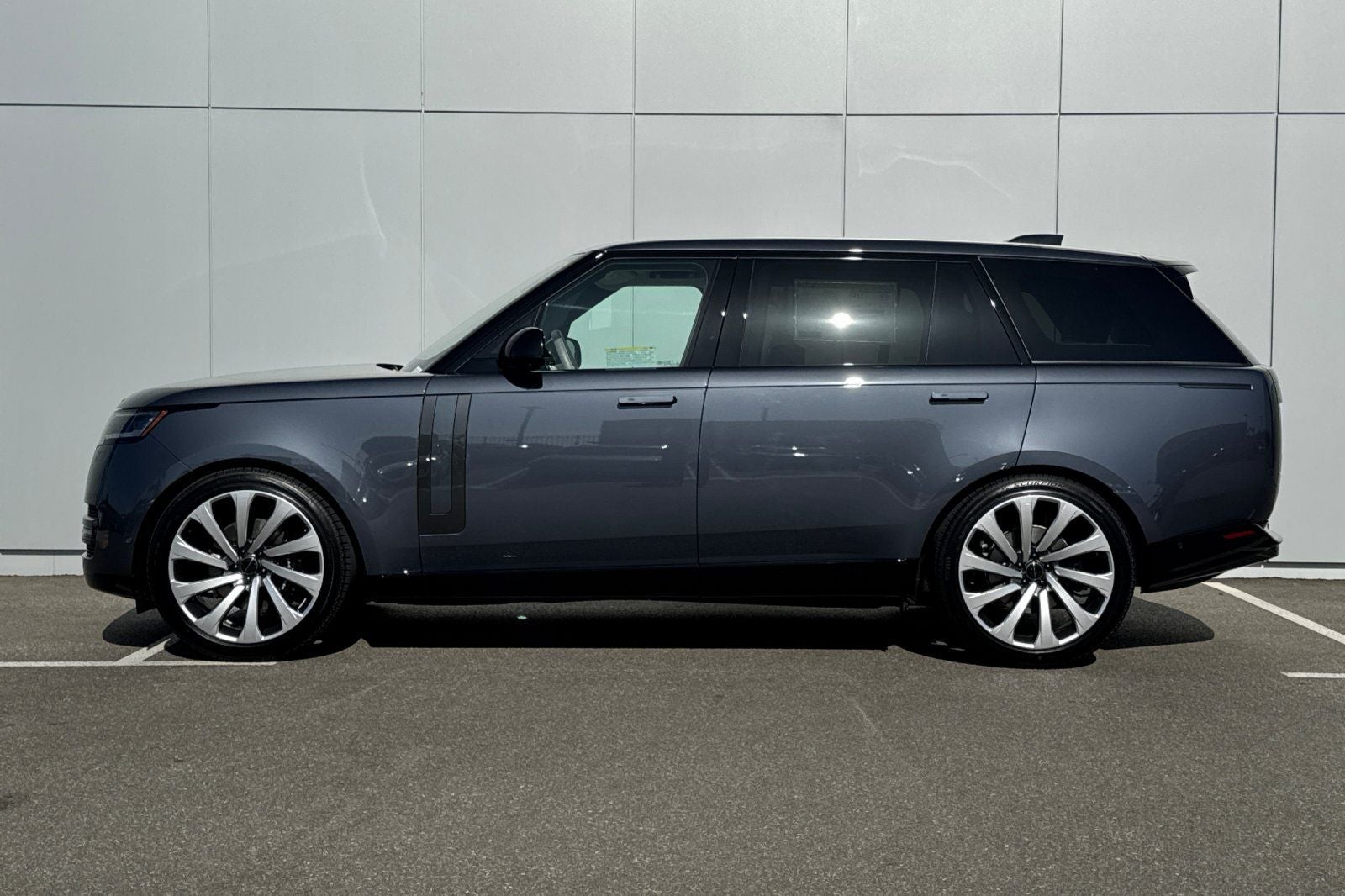 2026 Land Rover Range Rover SE LWB