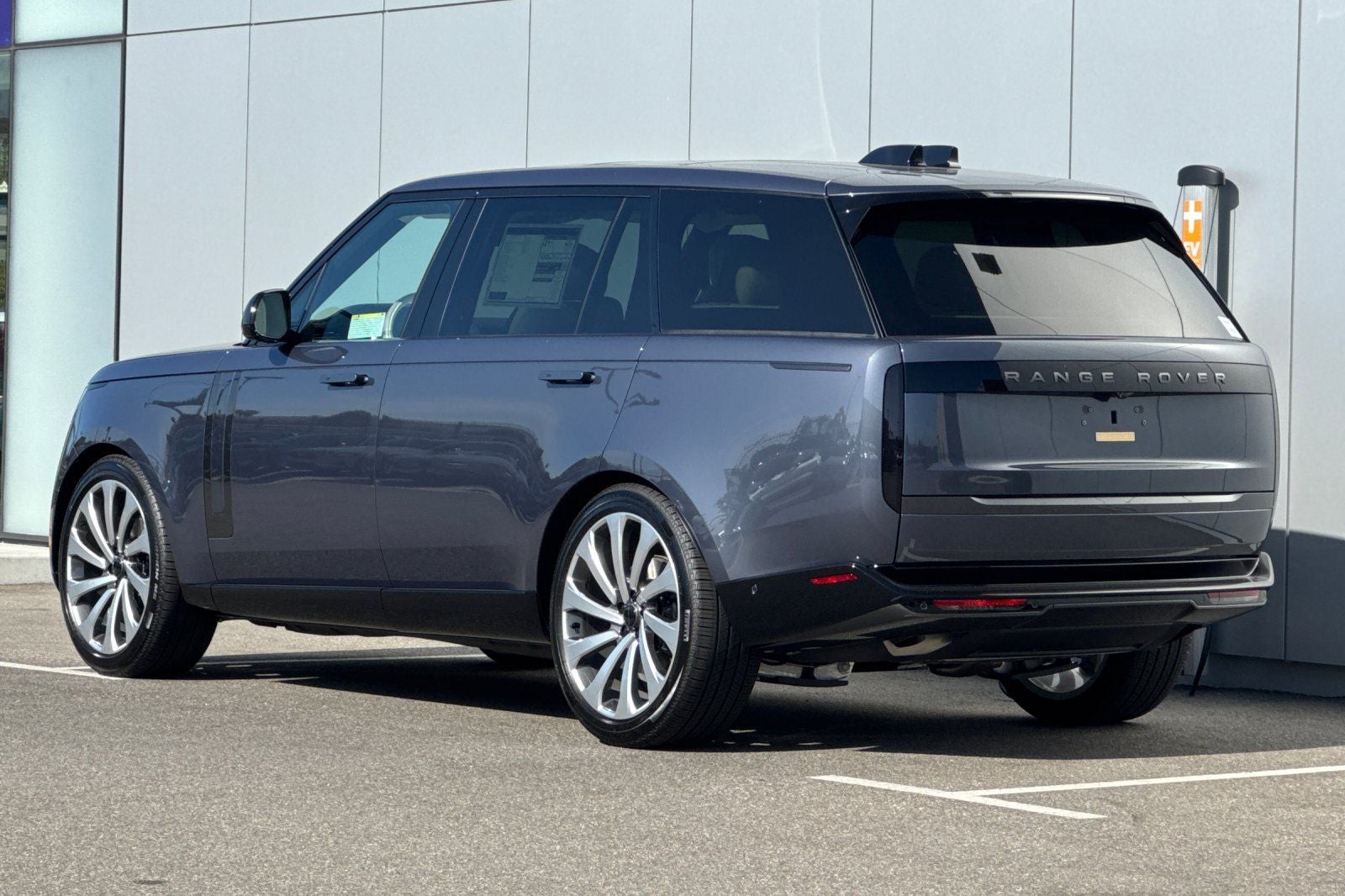 2026 Land Rover Range Rover SE LWB