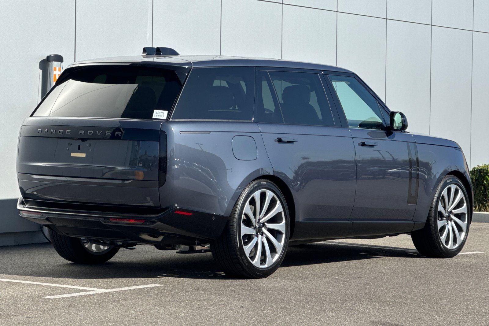 2026 Land Rover Range Rover SE LWB
