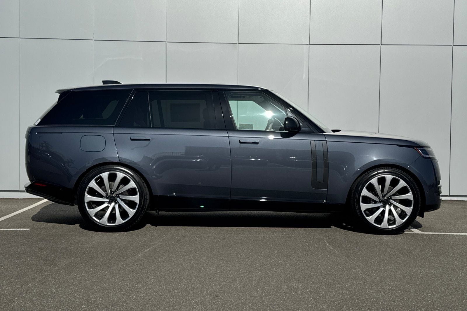 2026 Land Rover Range Rover SE LWB