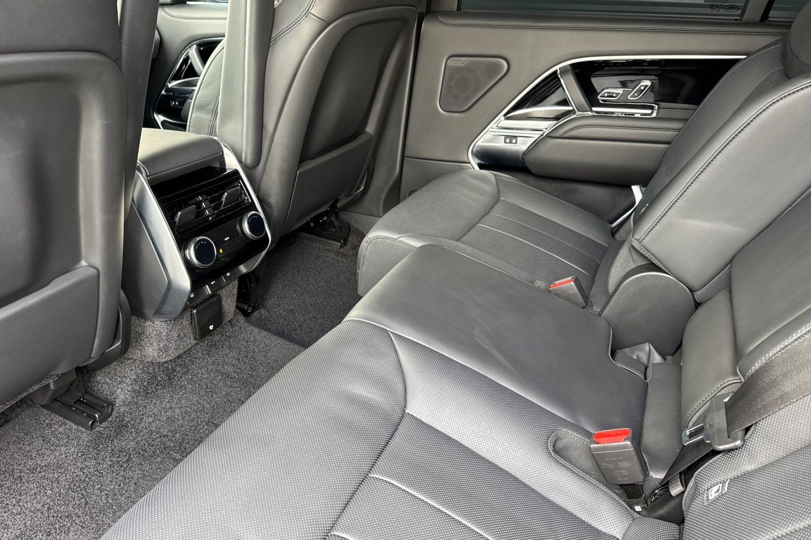 2023 Land Rover Range Rover SE LWB