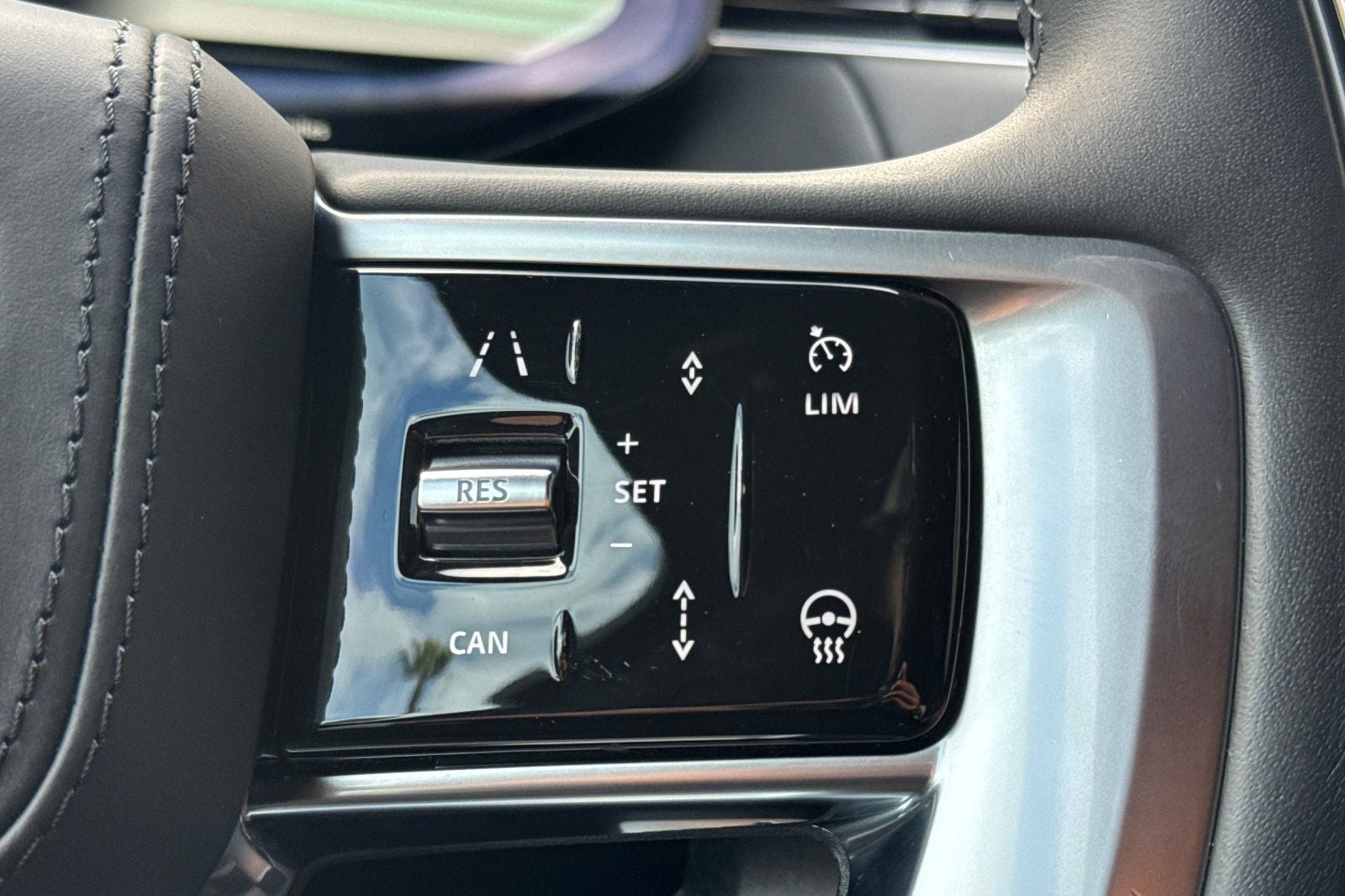 2023 Land Rover Range Rover SE LWB