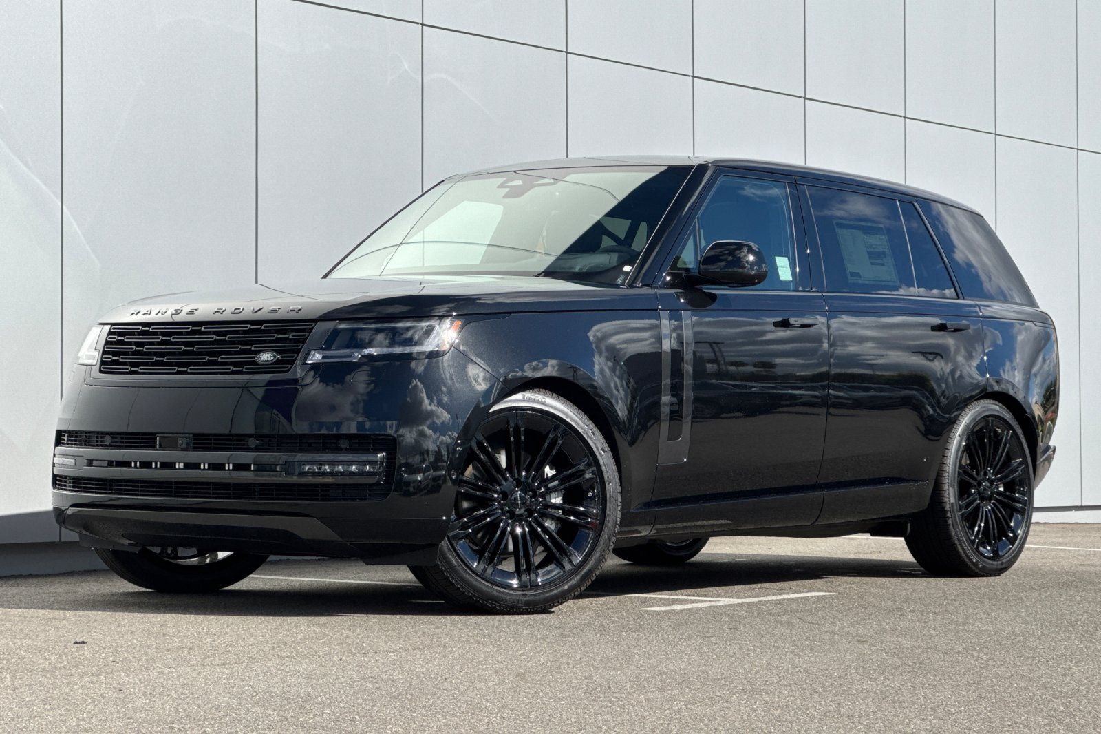 2026 Land Rover Range Rover SE LWB