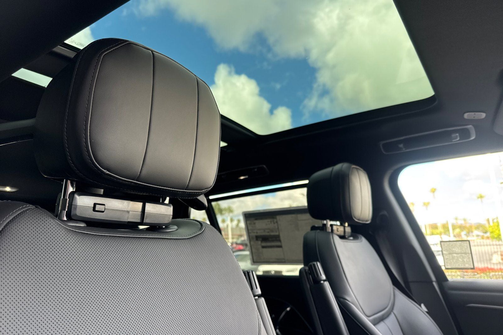 2026 Land Rover Range Rover SE LWB