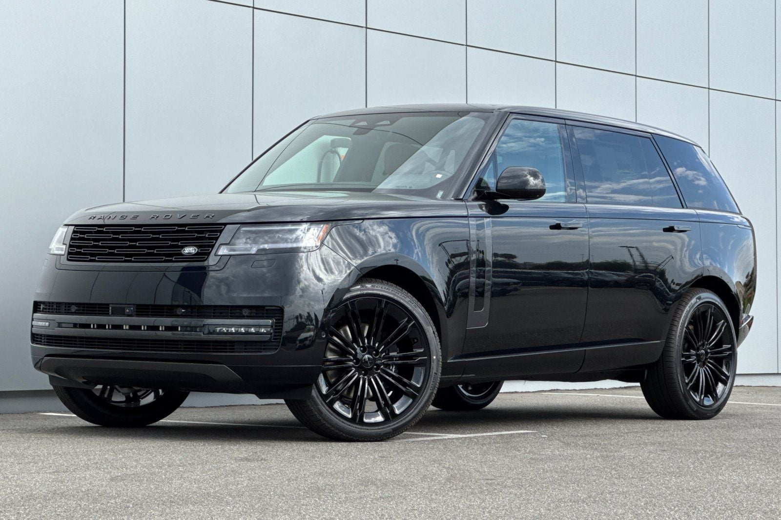 2026 Land Rover Range Rover SE LWB