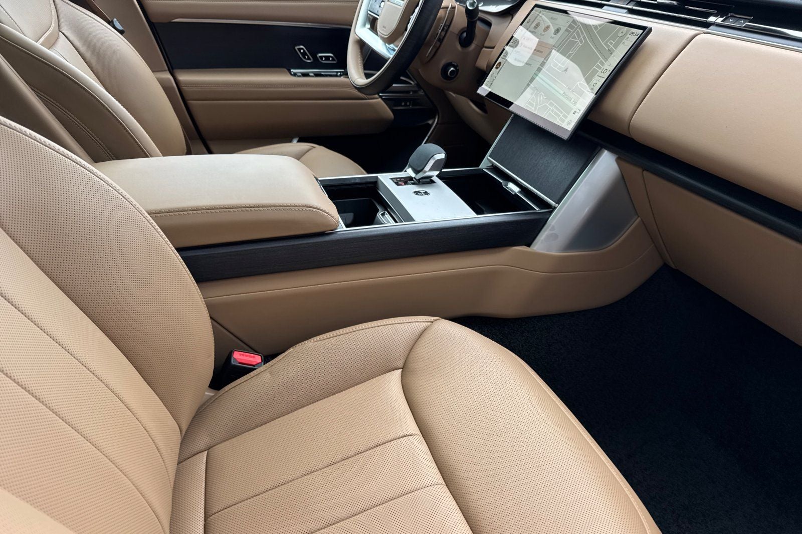 2026 Land Rover Range Rover SE LWB