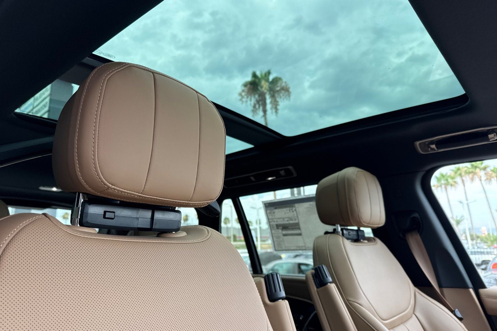 2026 Land Rover Range Rover SE LWB