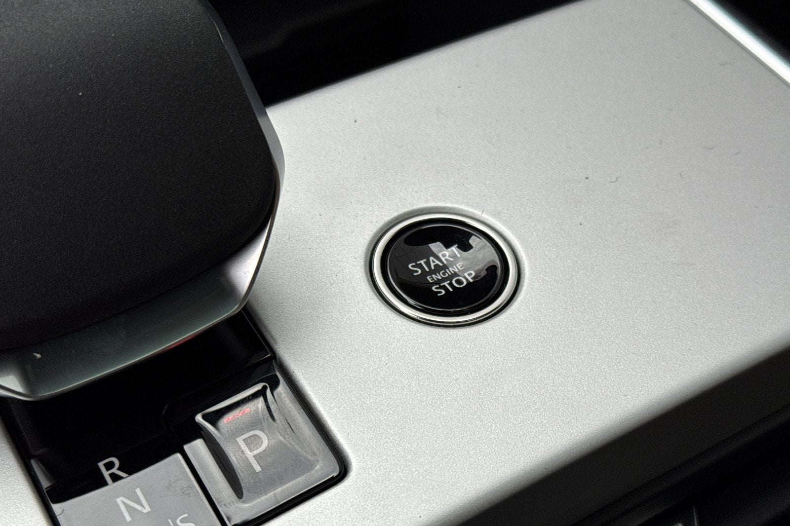 2026 Land Rover Range Rover SE LWB