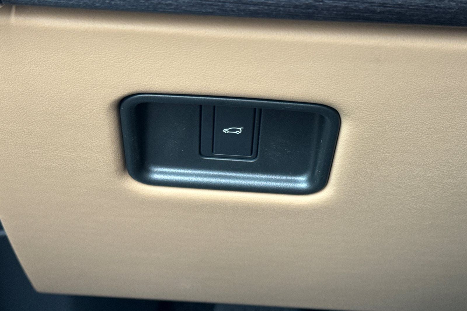 2026 Land Rover Range Rover SE LWB