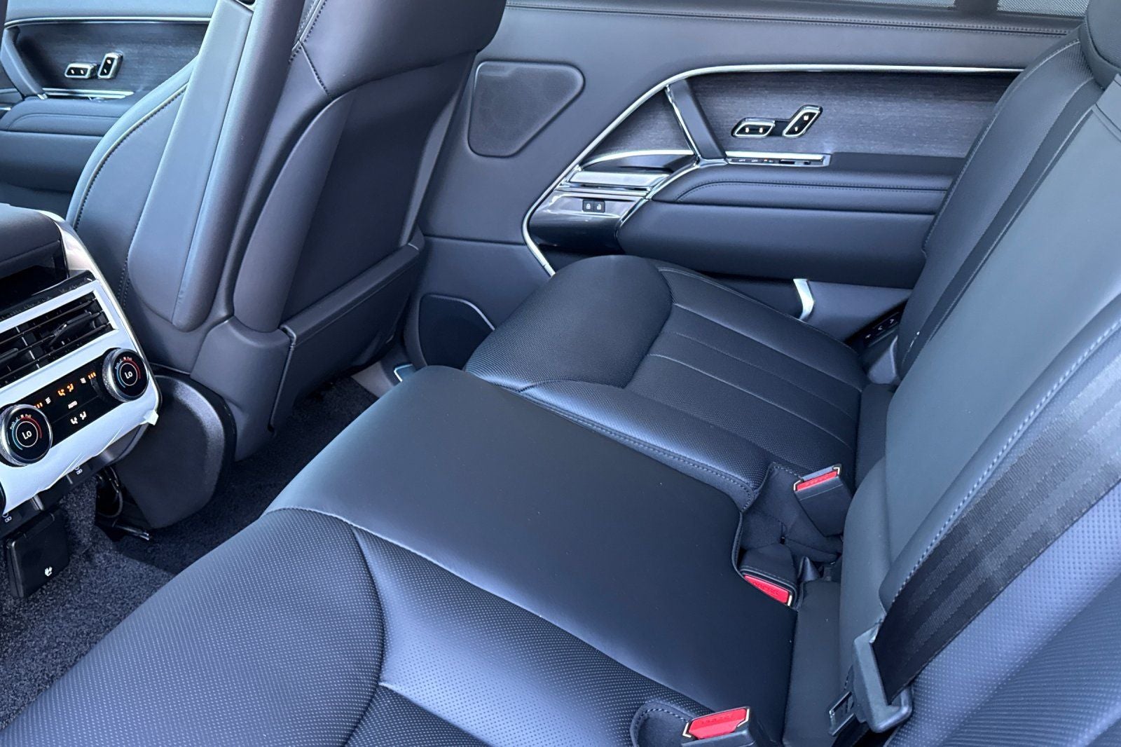 2026 Land Rover Range Rover SE LWB