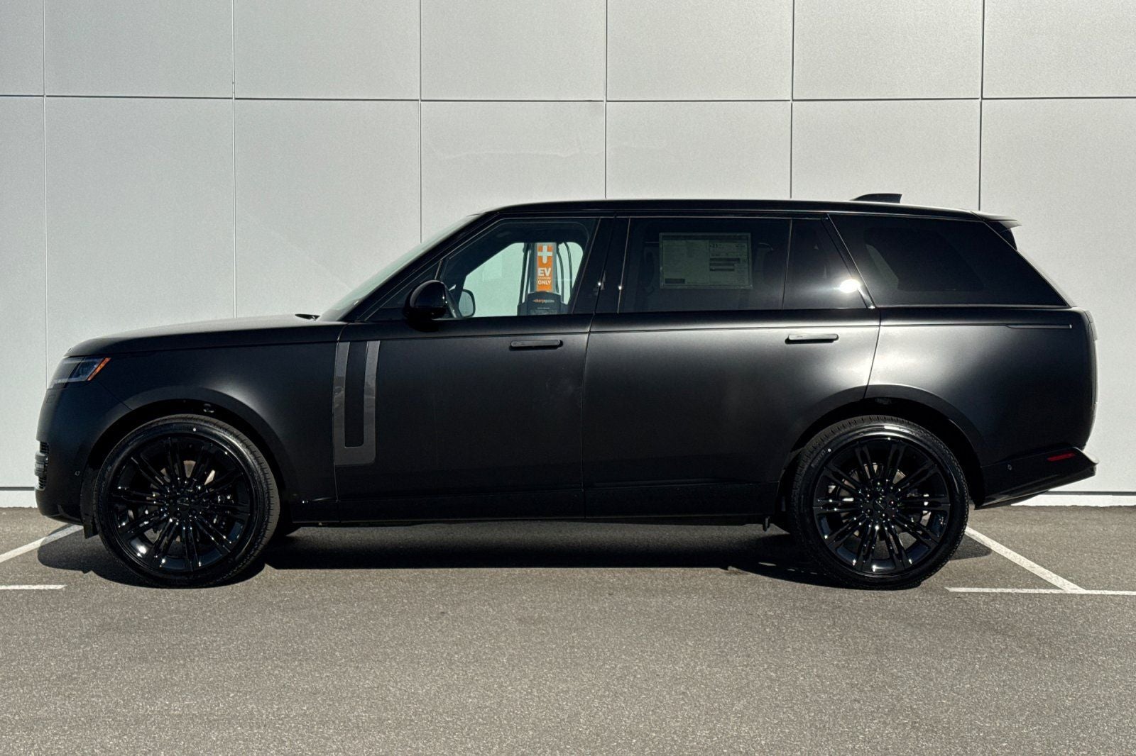 2026 Land Rover Range Rover SE LWB