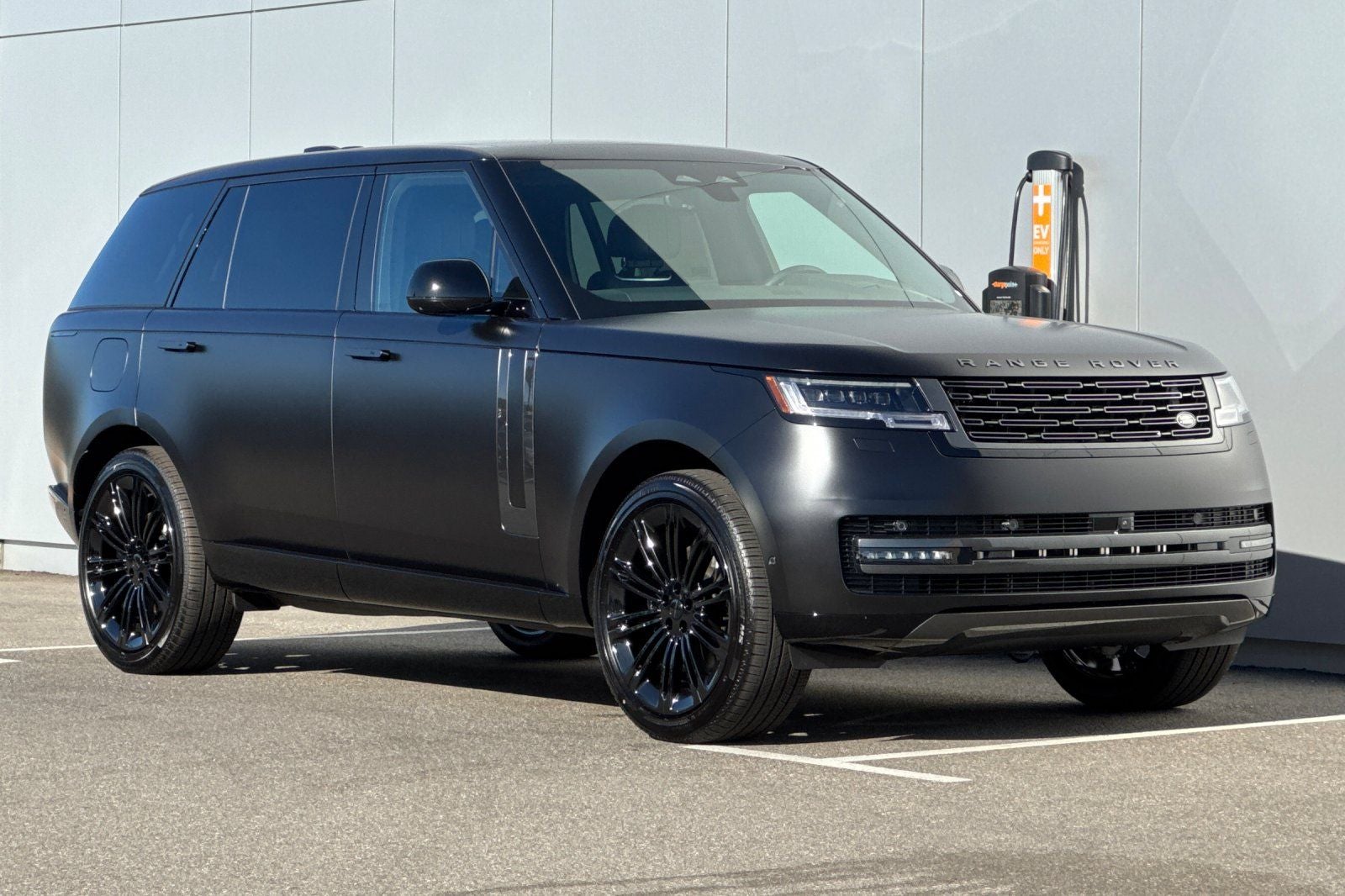 2026 Land Rover Range Rover SE LWB