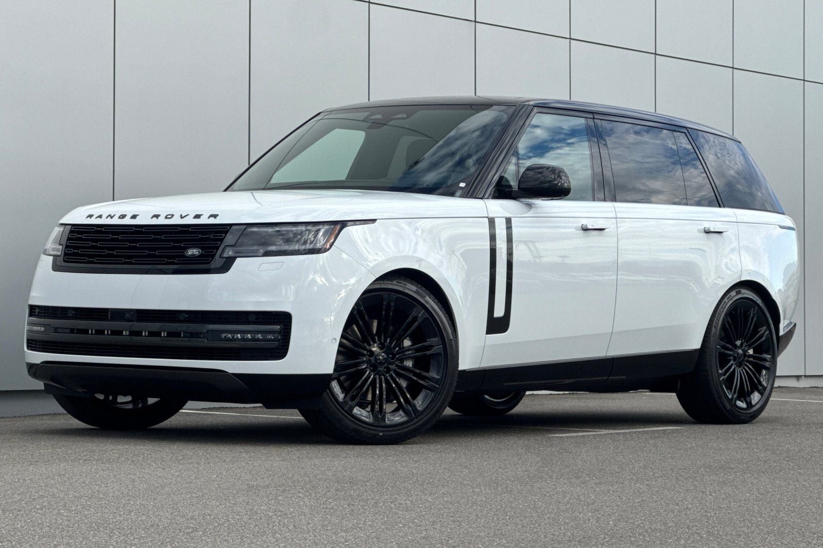 2026 Land Rover Range Rover SE LWB