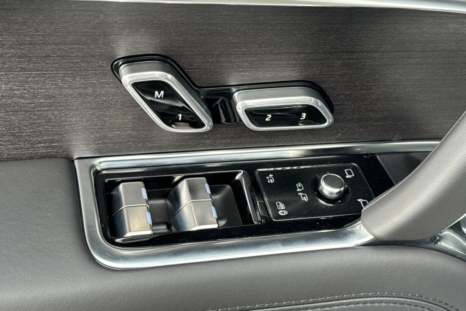 2026 Land Rover Range Rover SE LWB