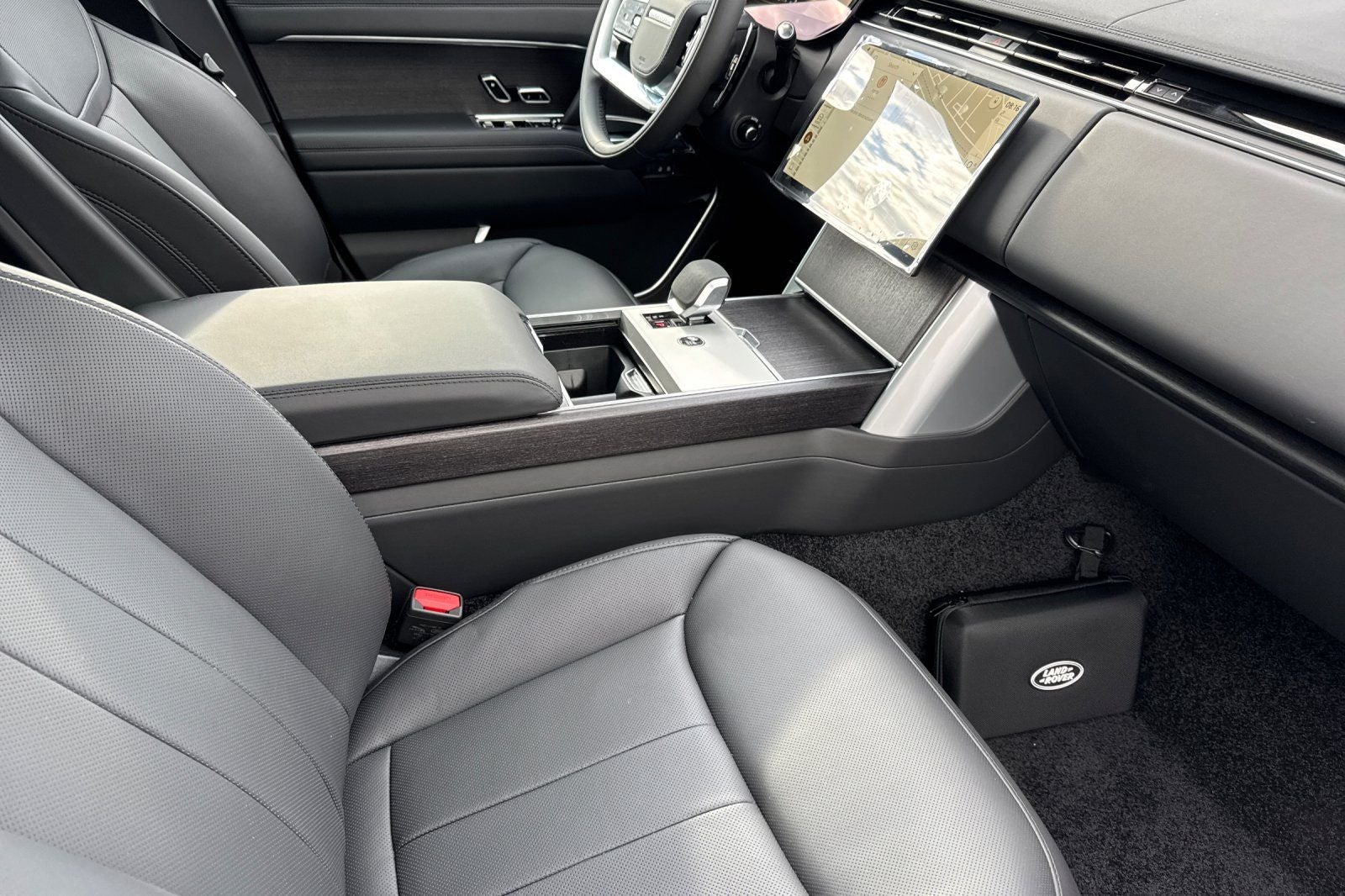 2026 Land Rover Range Rover SE LWB