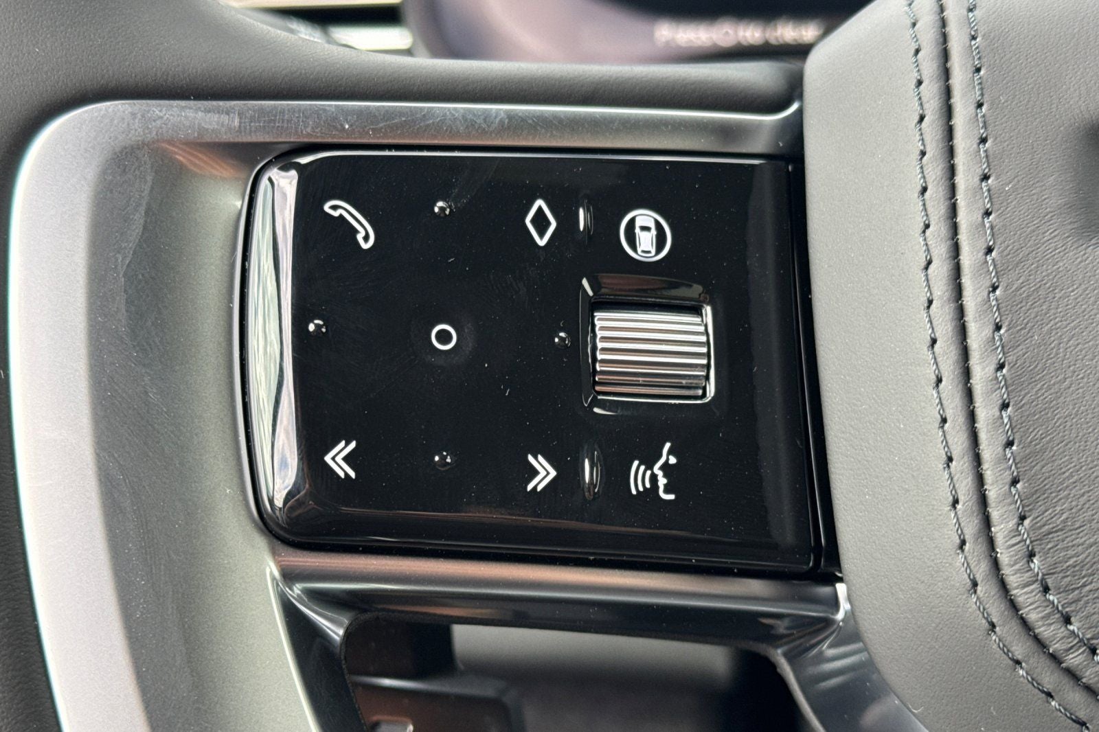 2026 Land Rover Range Rover SE LWB
