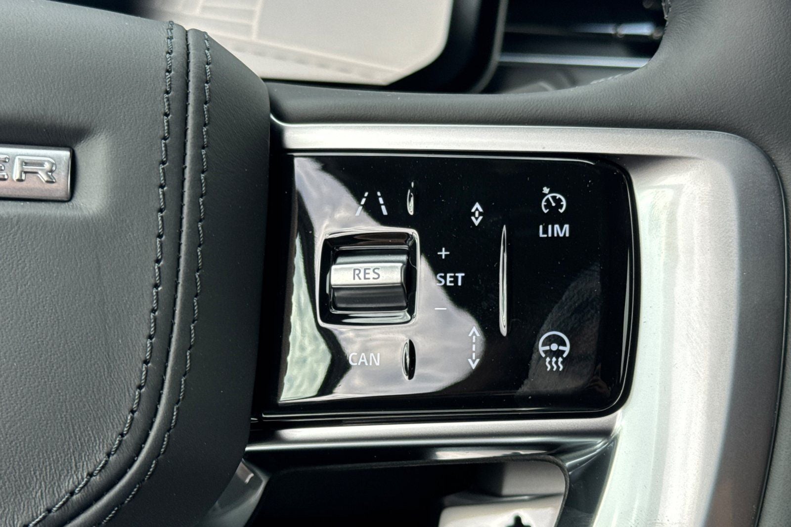 2026 Land Rover Range Rover SE LWB