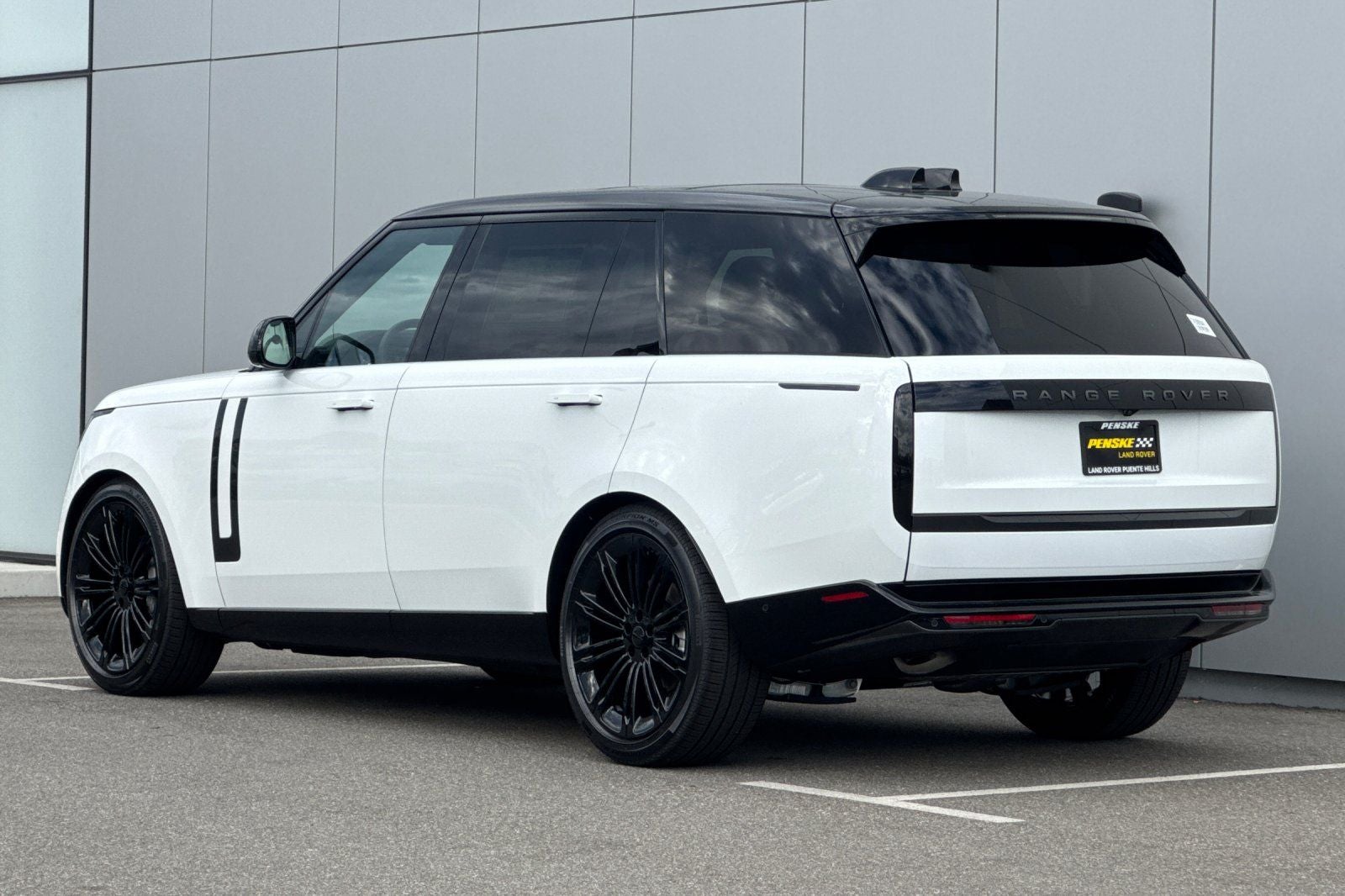 2026 Land Rover Range Rover SE LWB