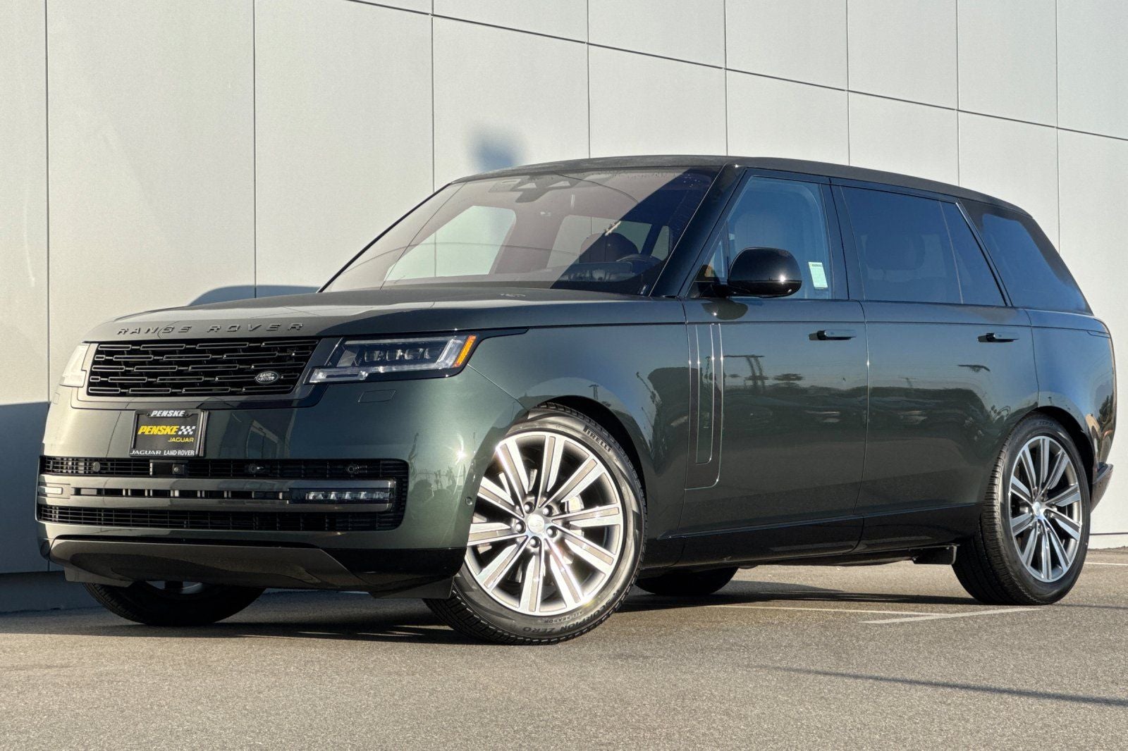 2023 Land Rover Range Rover SE LWB