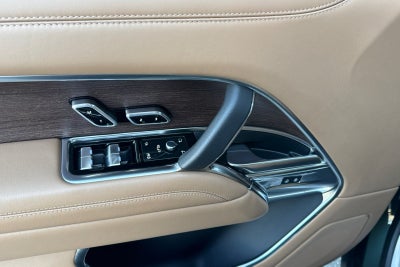2023 Land Rover Range Rover SE LWB