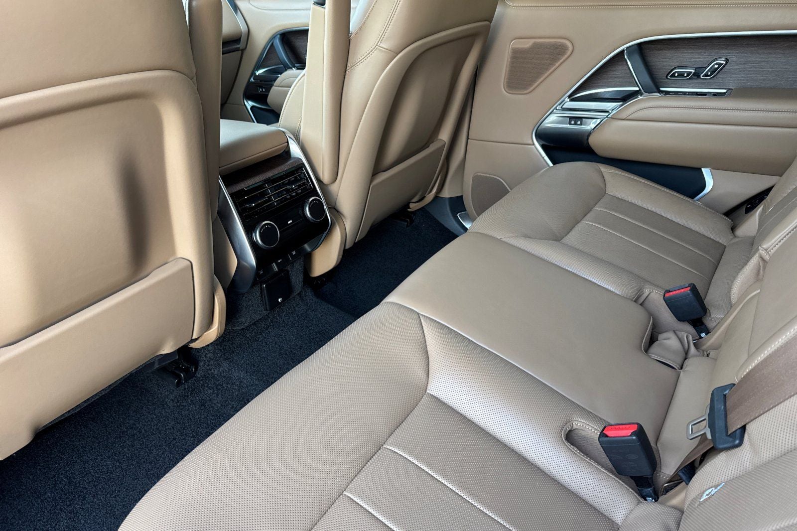 2023 Land Rover Range Rover SE LWB