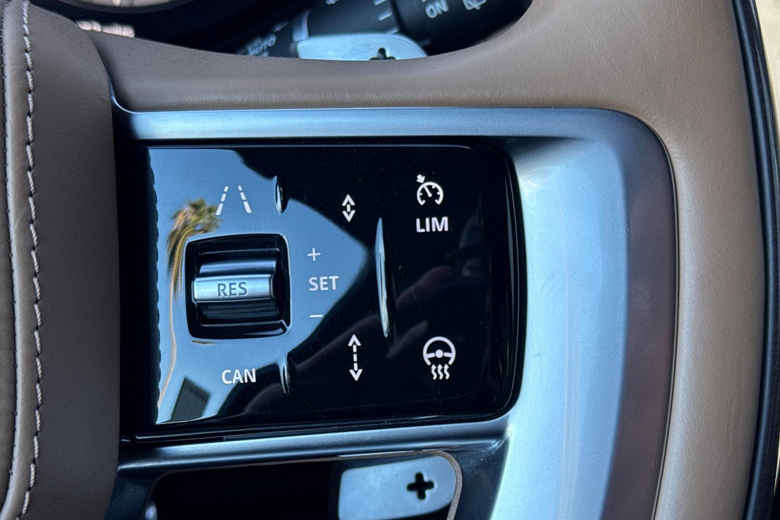 2023 Land Rover Range Rover SE LWB