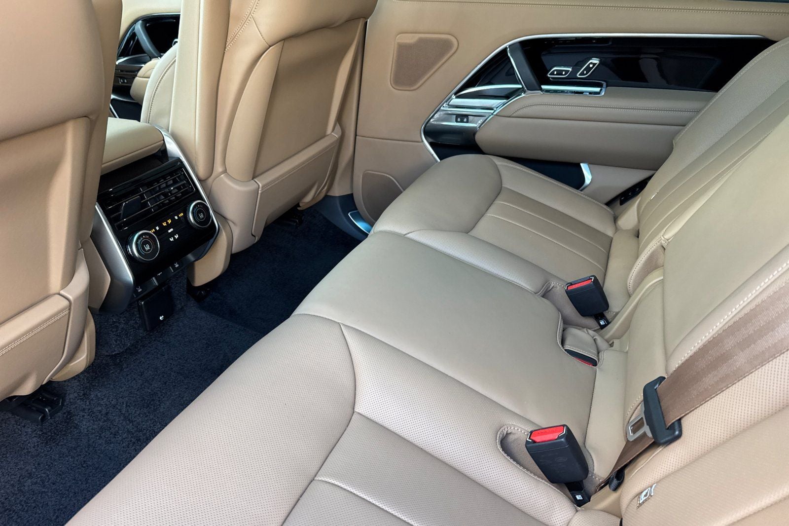 2026 Land Rover Range Rover SE LWB