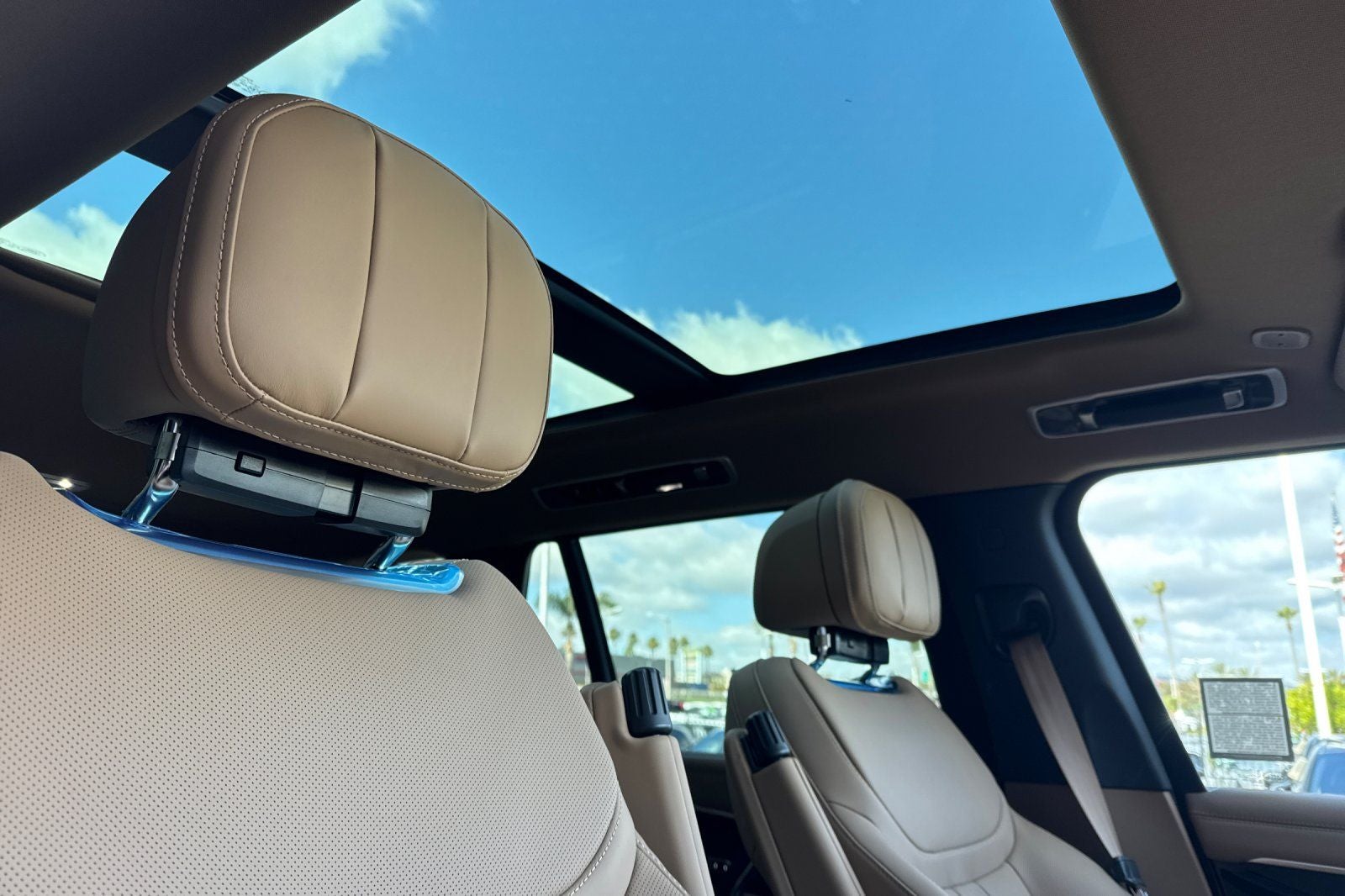 2026 Land Rover Range Rover SE LWB