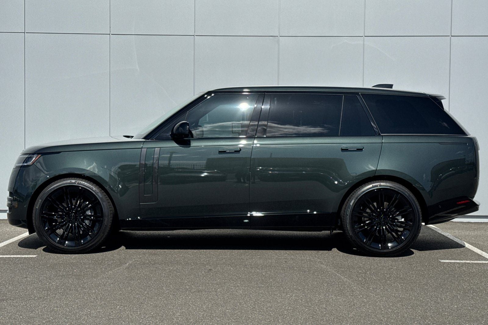 2026 Land Rover Range Rover SE LWB