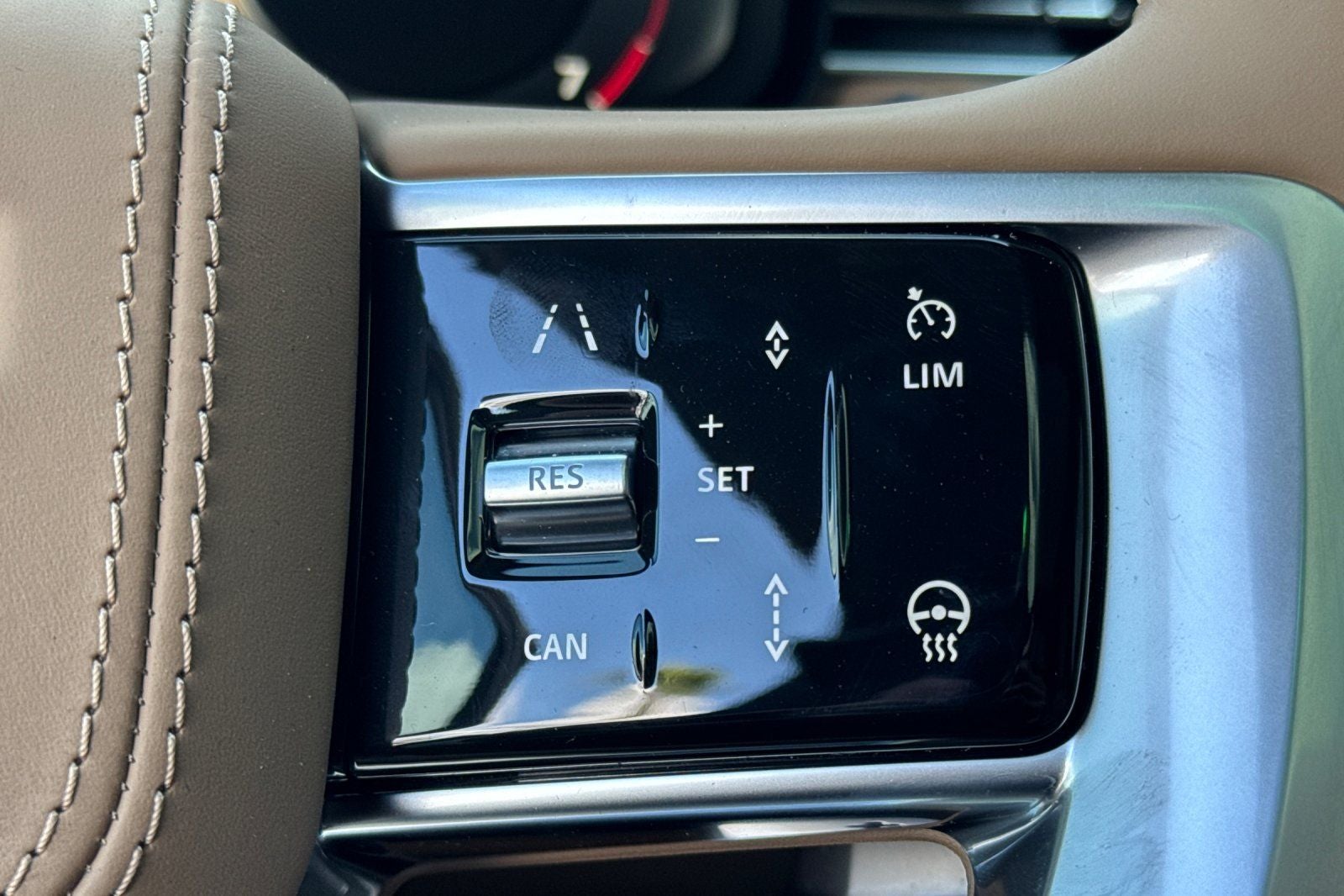 2026 Land Rover Range Rover SE LWB
